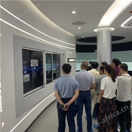 河南信阳 多媒体滑轨屏 展厅展馆互动自动导轨屏方案 推拉式智能滑轨屏幕