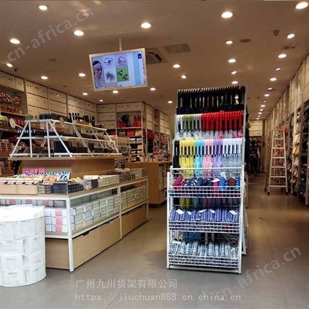 诺米货架和名创优品货架有区别