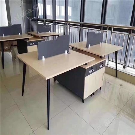 四人员工桌屏风办公工位 办公室六人职员卡座 隔断工位