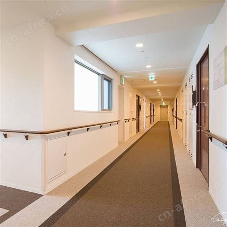 养老院走廊圆形实木扶手LED灯带日式树脂木纹色扶手厂家