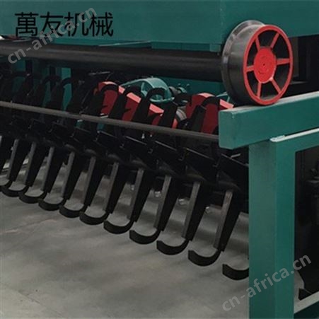 养殖粪污处理槽式翻堆机 猪粪有机肥发酵翻堆设备厂家 槽式轨道式污泥垃圾翻抛机