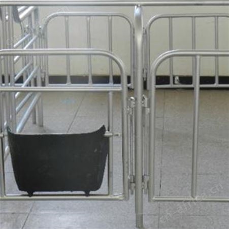 带食槽养猪定位栏 定制供应 产床限位栏  母猪热浸锌定位栏  现货批发