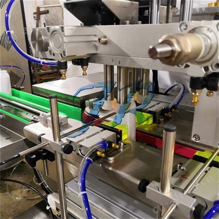 全自动洗手液罐装旋盖机 不锈钢液体定量灌装机 日化产品灌装设备