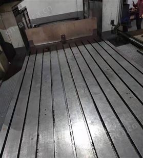 工厂在位出售二手中国台湾亚威LP4025YZ加工中心三轴光栅尺带直角铣头