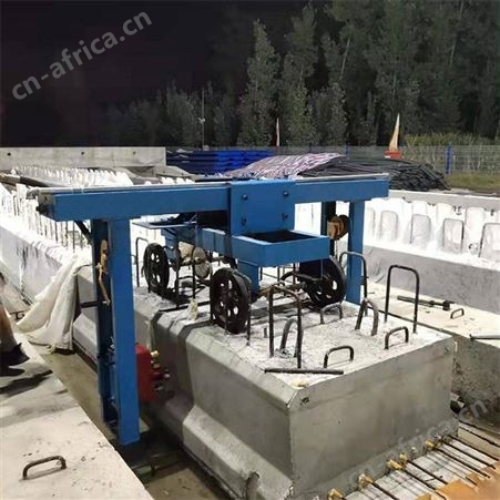 自行走桥梁凿毛机 空心板桥梁凿毛机 双面桥梁凿毛机